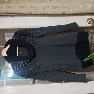 Ruelle Tunic Great condition Medium but fits more like a small.